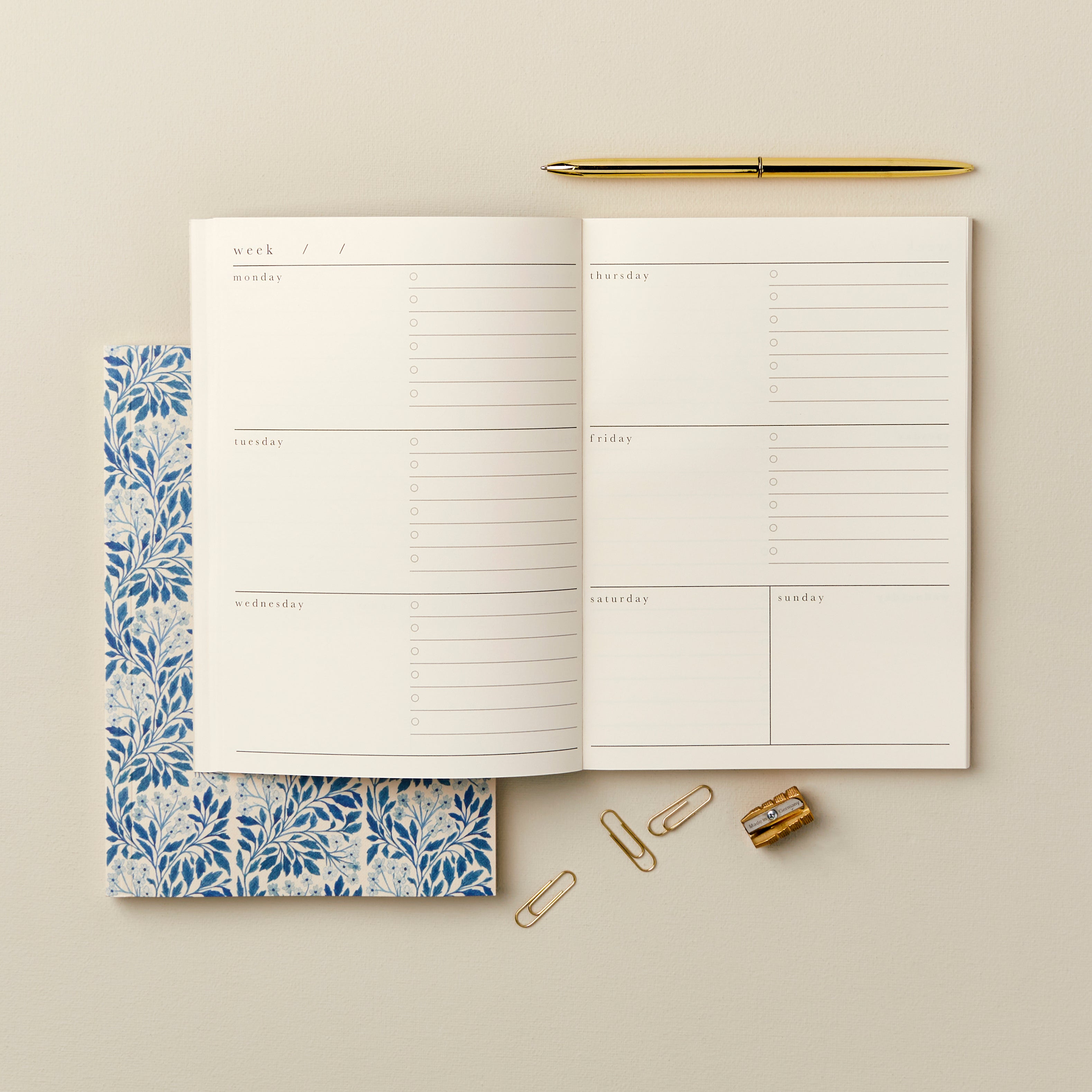 Blue Flora A5 Undated Planner - WAN PL5 - Uneeka