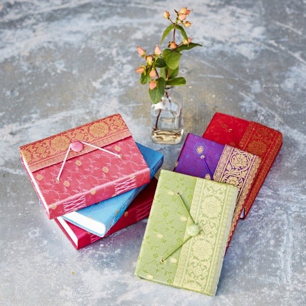 Medium Sari Journal - SNB3 - RD - Uneeka
