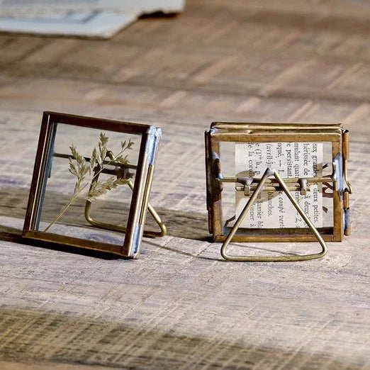 Tiny Antique Brass Standing Danta Frame - TD0301 - Uneeka